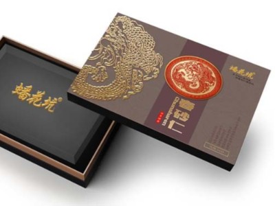 禮盒廠家搭配這樣的內(nèi)托，保健品包裝盒真上檔次